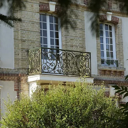 Nocleg ze śniadaniem Manoir Le Mesnil 3*