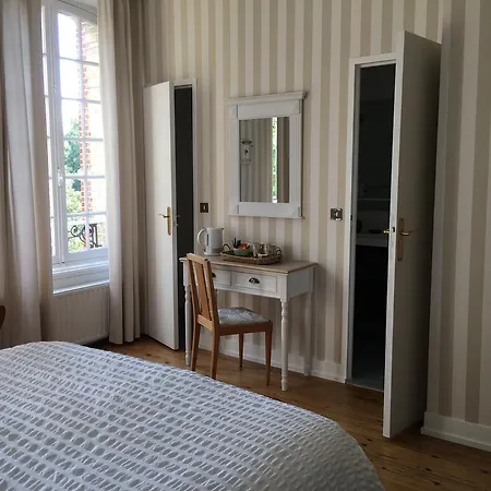 Nocleg ze śniadaniem Manoir Le Mesnil 3*