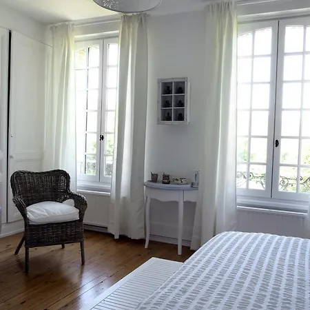 Nocleg ze śniadaniem Manoir Le Mesnil Saint-Martin-aux-Chartrains