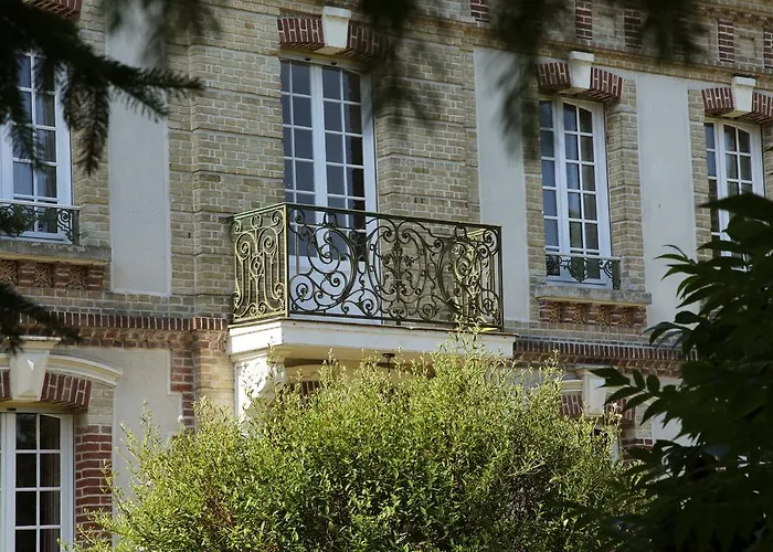 Bed & Breakfast Manoir Le Mesnil 3*