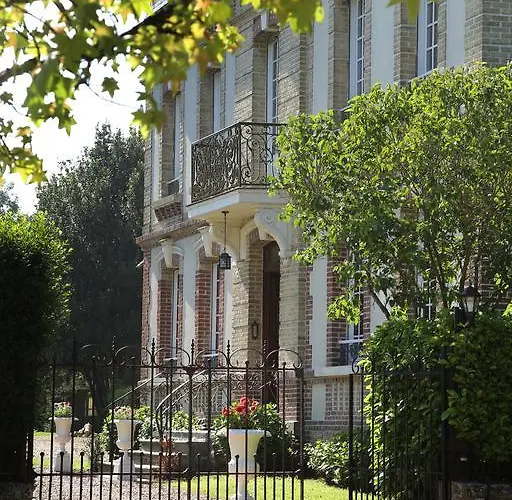 Bed & Breakfast Manoir Le Mesnil 3*