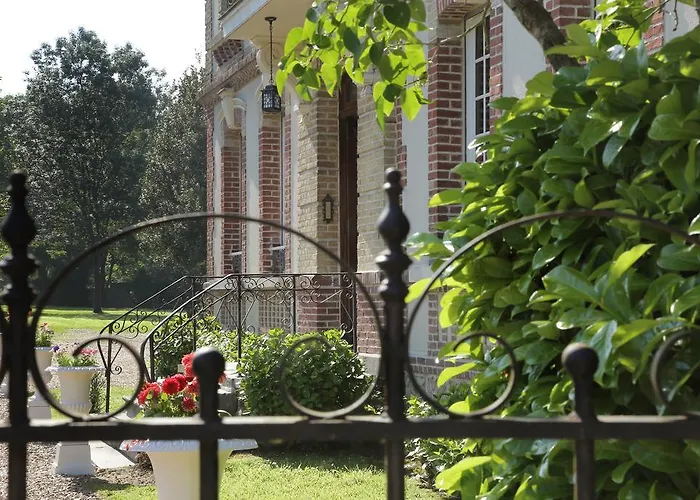 Manoir Le Mesnil Saint-Martin-aux-Chartrains