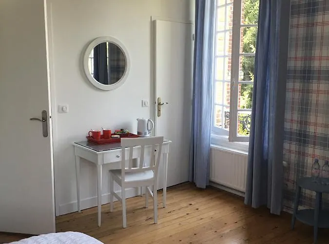 Manoir Le Mesnil Bed & Breakfast