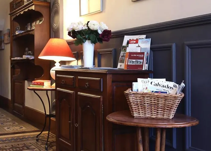 Manoir Le Mesnil Bed & Breakfast 3*